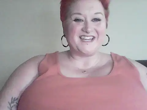 Snapshot of BustyRedxx chatting on April 24, 2026, 9:56 am BustyRedxx online show from April 24, 2026, 9:56 am