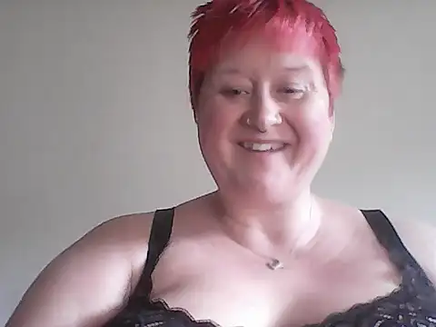 Snapshot of BustyRedxx chatting on April 28, 2026, 11:26 am BustyRedxx online show from April 28, 2026, 11:26 am