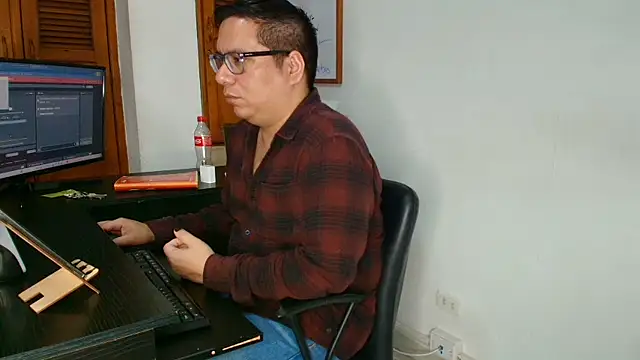 Snapshot of chubby16cm chatting on January 10, 2026, 11:20 pm chubby16cm online show from January 10, 2026, 11:20 pm