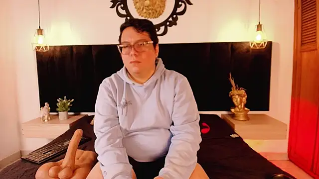 chubby16cm online show from February 2, 2026, 9:24 pm