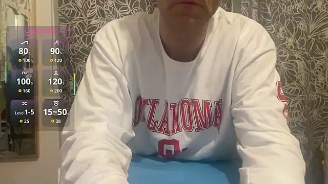 Snapshot of wolverinedream chatting on February 26, 2026, 5:28 am wolverinedream online show from February 26, 2026, 5:28 am