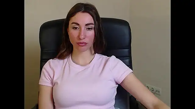 cammila horn online show from January 18, 2026, 6:23 pm