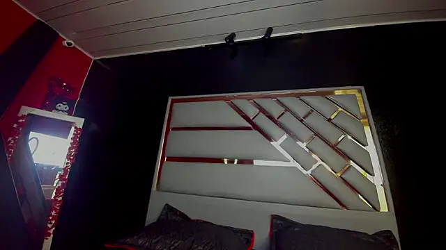 Clarita Hill online show from March 4, 2026, 7:53 pm