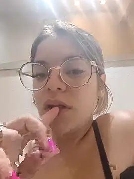 gisequeen online show from March 17, 2026, 5:38 pm