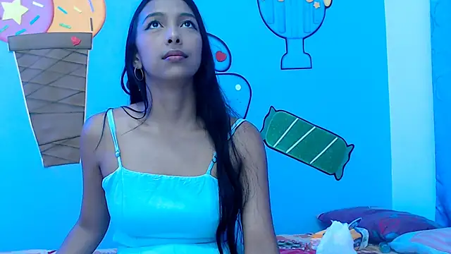 Snapshot of skinnysexzara18 chatting on February 10, 2026, 1:32 am skinnysexzara18 online show from February 10, 2026, 1:32 am