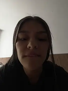 Snapshot of TaylorrHill chatting on May 1, 2026, 8:02 pm TaylorrHill online show from May 1, 2026, 8:02 pm