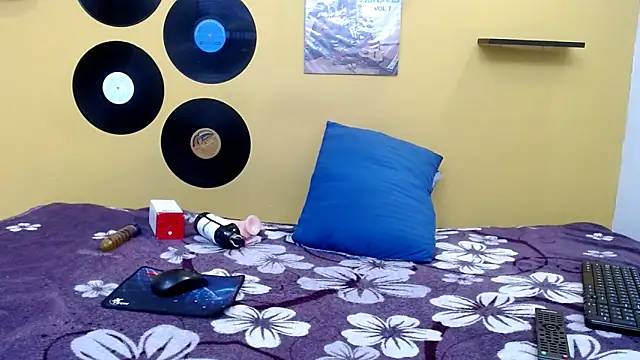 marcelasweet457 online show from May 3, 2026, 1:39 pm