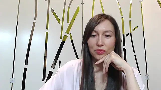 Snapshot of Naroliss chatting on May 9, 2026, 3:28 pm Naroliss online show from May 9, 2026, 3:28 pm