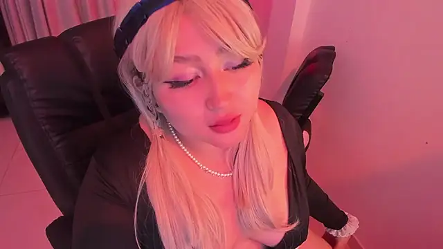 Snapshot of Sweet_lenna chatting on May 16, 2026, 8:18 pm Sweet lenna online show from May 16, 2026, 8:18 pm