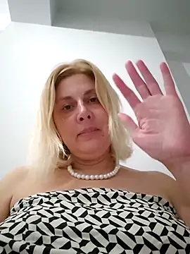 Snapshot of Amelia9798 chatting on May 12, 2026, 6:05 pm Amelia9798 online show from May 12, 2026, 6:05 pm