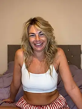 Snapshot of Scarlett_the_girlnextdoor chatting on July 26, 2026, 5:59 am Scarlett the girlnextdoor online show from July 26, 2026, 5:59 am