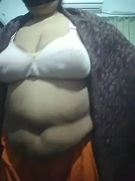 momo loves online show from February 7, 2026, 6:11 pm