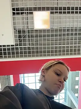 AshleyMur online show from April 15, 2026, 4:52 am