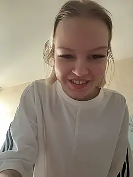 AshleyMur online show from April 17, 2026, 5:54 am