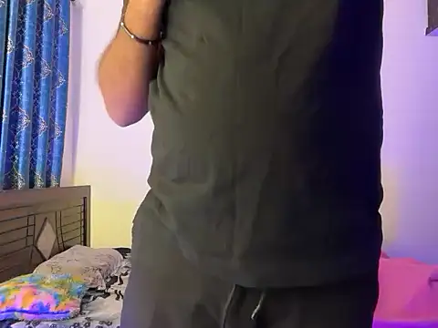 Snapshot of Ruthless_guyy chatting on February 11, 2026, 6:02 pm Ruthless guyy online show from February 11, 2026, 6:02 pm