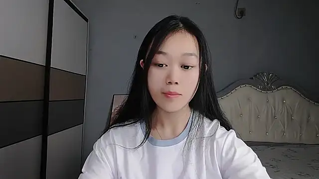 xiaowu2004 online show from March 12, 2026, 1:45 am