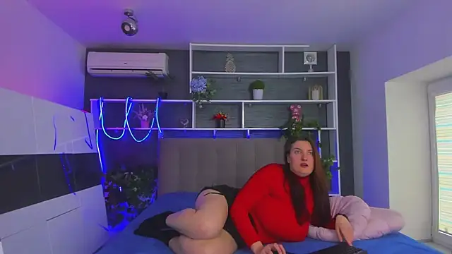 StephieRousee online show from March 19, 2026, 6:17 am