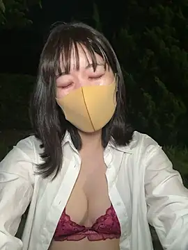 Snapshot of minami_room chatting on June 28, 2026, 1:39 pm minami room online show from June 28, 2026, 1:39 pm