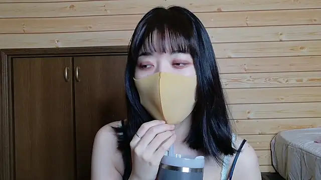Snapshot of minami_room chatting on July 2, 2026, 12:33 pm minami room online show from July 2, 2026, 12:33 pm