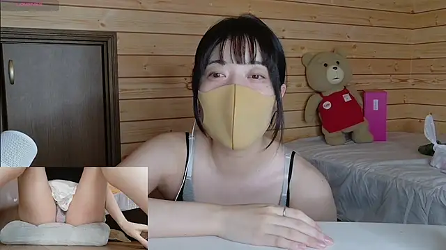 Snapshot of minami_room chatting on August 4, 2026, 4:48 am minami room online show from August 4, 2026, 4:48 am