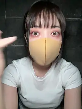 Snapshot of minami_room chatting on August 5, 2026, 12:19 pm minami room online show from August 5, 2026, 12:19 pm