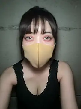 Snapshot of minami_room chatting on August 6, 2026, 12:40 pm minami room online show from August 6, 2026, 12:40 pm