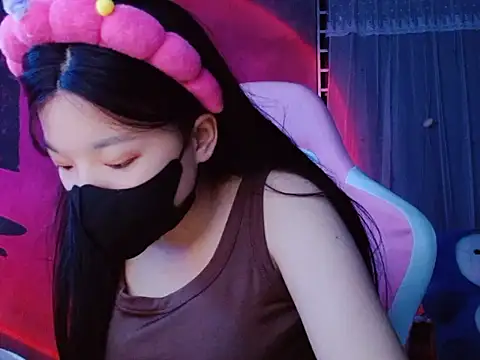 -Tamy- online show from February 17, 2026, 4:57 pm