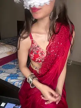 Hottie heer online show from February 14, 2026, 3:53 pm