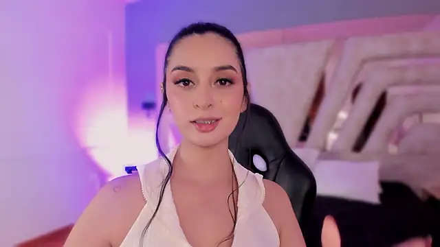  NatachaDiaz  online show from February 8, 2026, 3:43 am