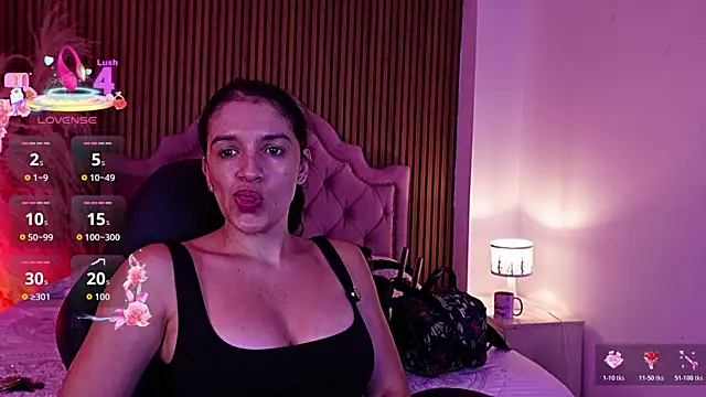 Snapshot of Violett_hott_ chatting on June 28, 2026, 1:17 pm Violett hott online show from June 28, 2026, 1:17 pm