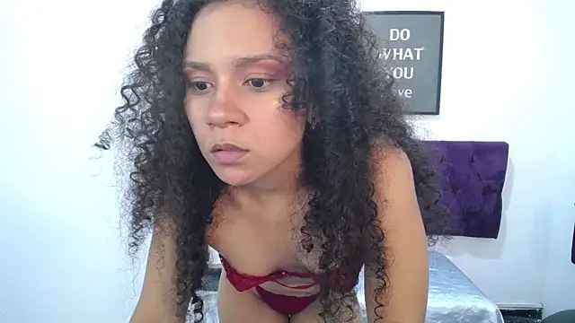 Little18Doll online show from May 30, 2026, 10:51 pm