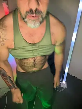 wolfbucker online show from February 27, 2026, 6:46 am