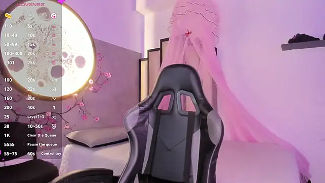 Luna  02 online show from March 12, 2026, 11:49 am