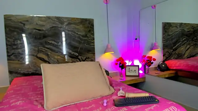 Skarleth queen online show from March 22, 2026, 3:54 am