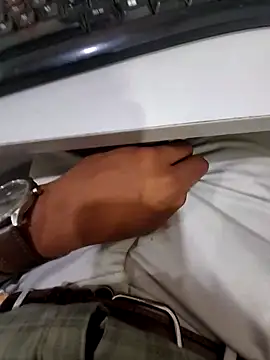 rohit16770 online show from April 9, 2026, 10:09 am