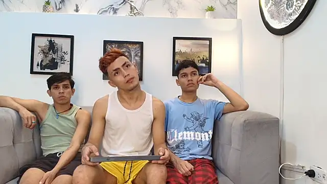 Snapshot of AVENGER_BOYS2026 chatting on February 10, 2026, 1:21 am AVENGER BOYS2026 online show from February 10, 2026, 1:21 am