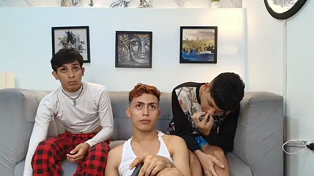 Snapshot of AVENGER_BOYS2026 chatting on February 11, 2026, 1:21 am AVENGER BOYS2026 online show from February 11, 2026, 1:21 am