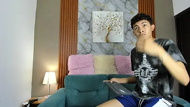 Snapshot of AVENGER_BOYS2026 chatting on February 26, 2026, 7:13 pm AVENGER BOYS2026 online show from February 26, 2026, 7:13 pm