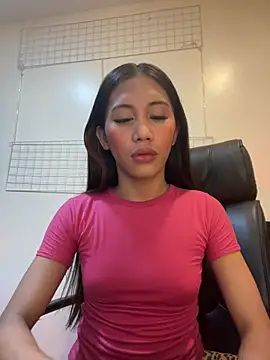 bigmeatcock luna online show from April 6, 2026, 4:46 am