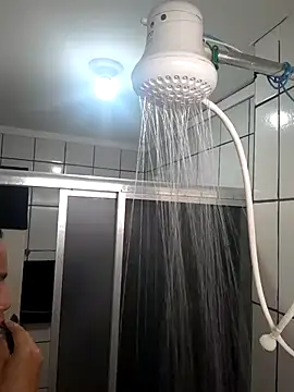 ofjuliaa online show from March 4, 2026, 6:58 pm