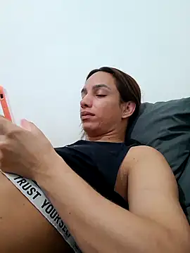 ofjuliaa online show from March 6, 2026, 7:27 am