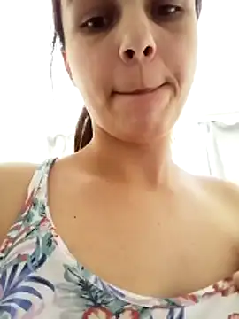 Snapshot of Jenevaonlovexq chatting on February 3, 2026, 11:04 am Jenevaonlovexq online show from February 3, 2026, 11:04 am