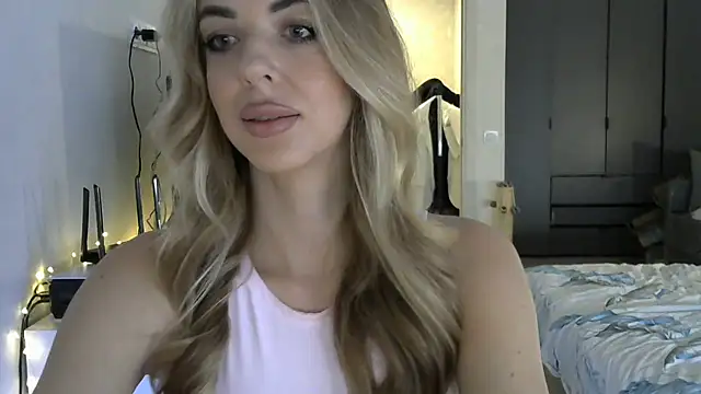 LizaSweetyq online show from February 24, 2026, 10:02 am