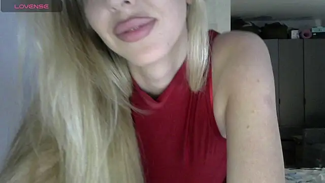 Snapshot of LizaSweetyq chatting on April 28, 2026, 12:10 pm LizaSweetyq online show from April 28, 2026, 12:10 pm