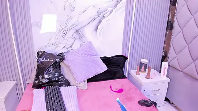 miarose 69 online show from April 16, 2026, 3:29 am