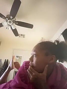 Tamiii420 online show from April 4, 2026, 1:30 pm