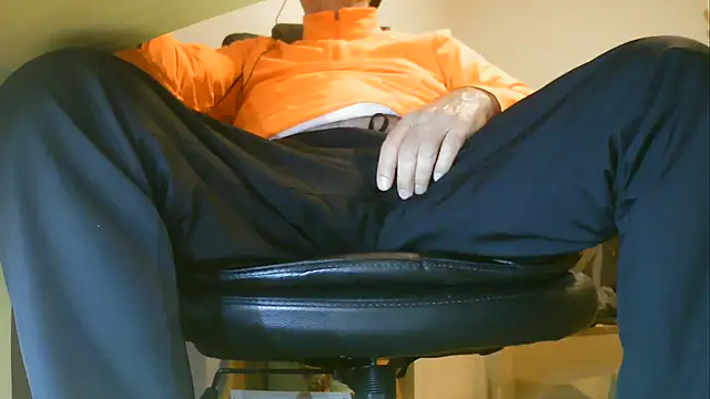 schlueppee64 online show from March 27, 2026, 8:19 pm