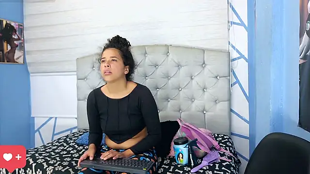 Snapshot of eimy_hot19 chatting on January 11, 2026, 2:00 pm eimy hot19 online show from January 11, 2026, 2:00 pm