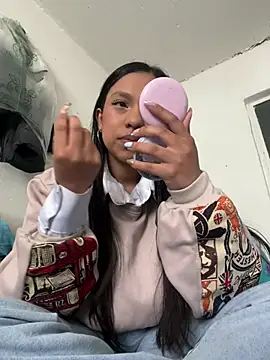 DulceRouss  online show from March 8, 2026, 4:33 pm