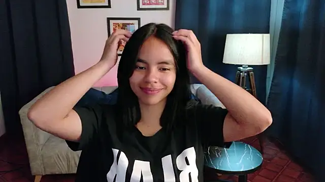 SofiaMante  online show from May 15, 2026, 12:39 am